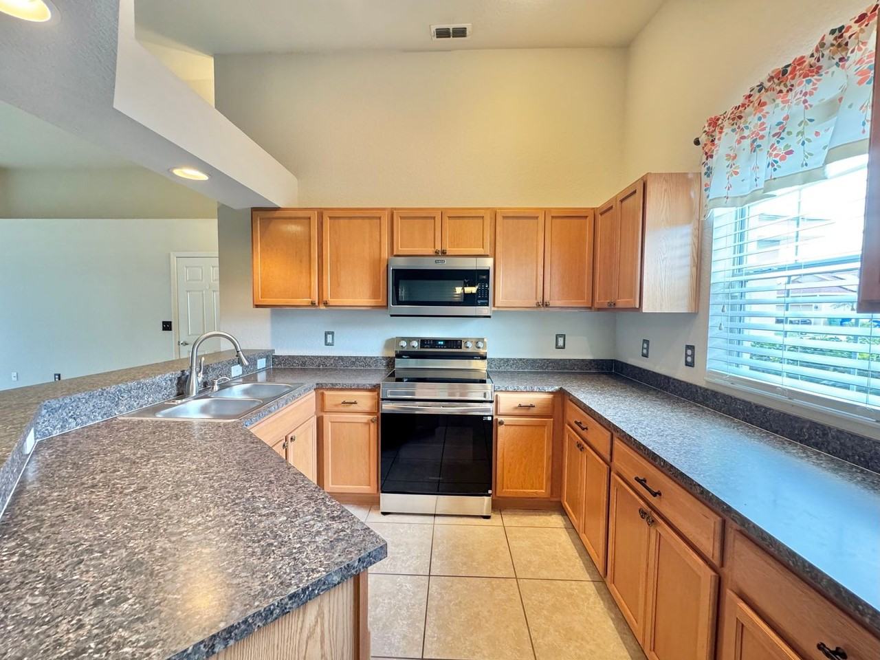 4741 Mandolin Loop - Photo 7 of 40