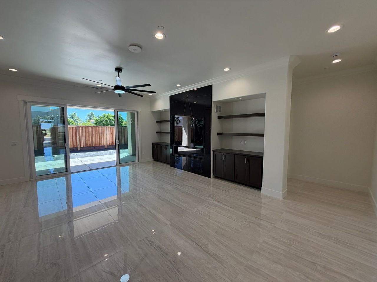 9316 Cruz Ct - Photo 7 of 50