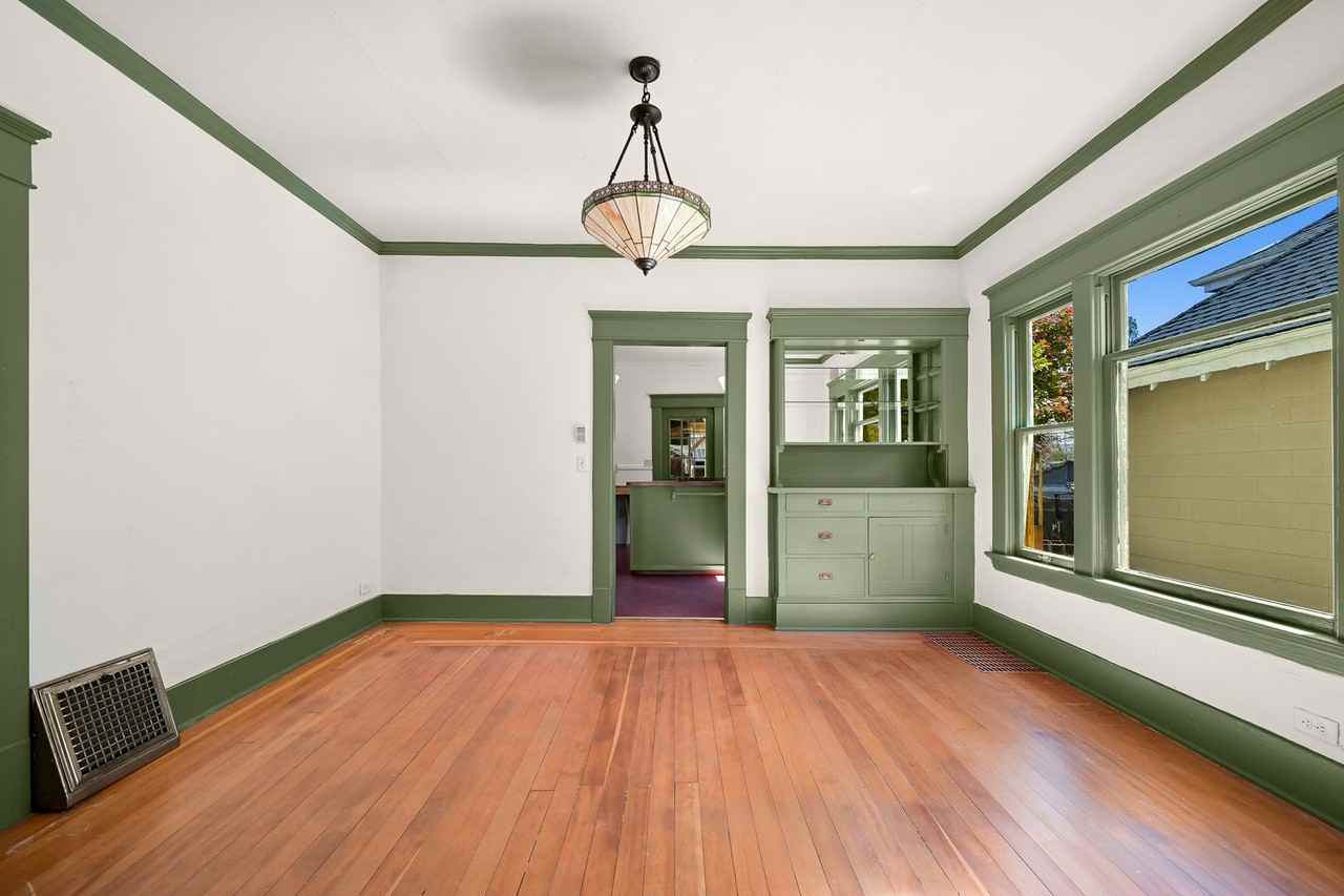 2712 Iron St - Photo 4 of 31