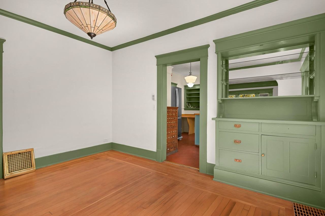 2712 Iron St - Photo 5 of 31