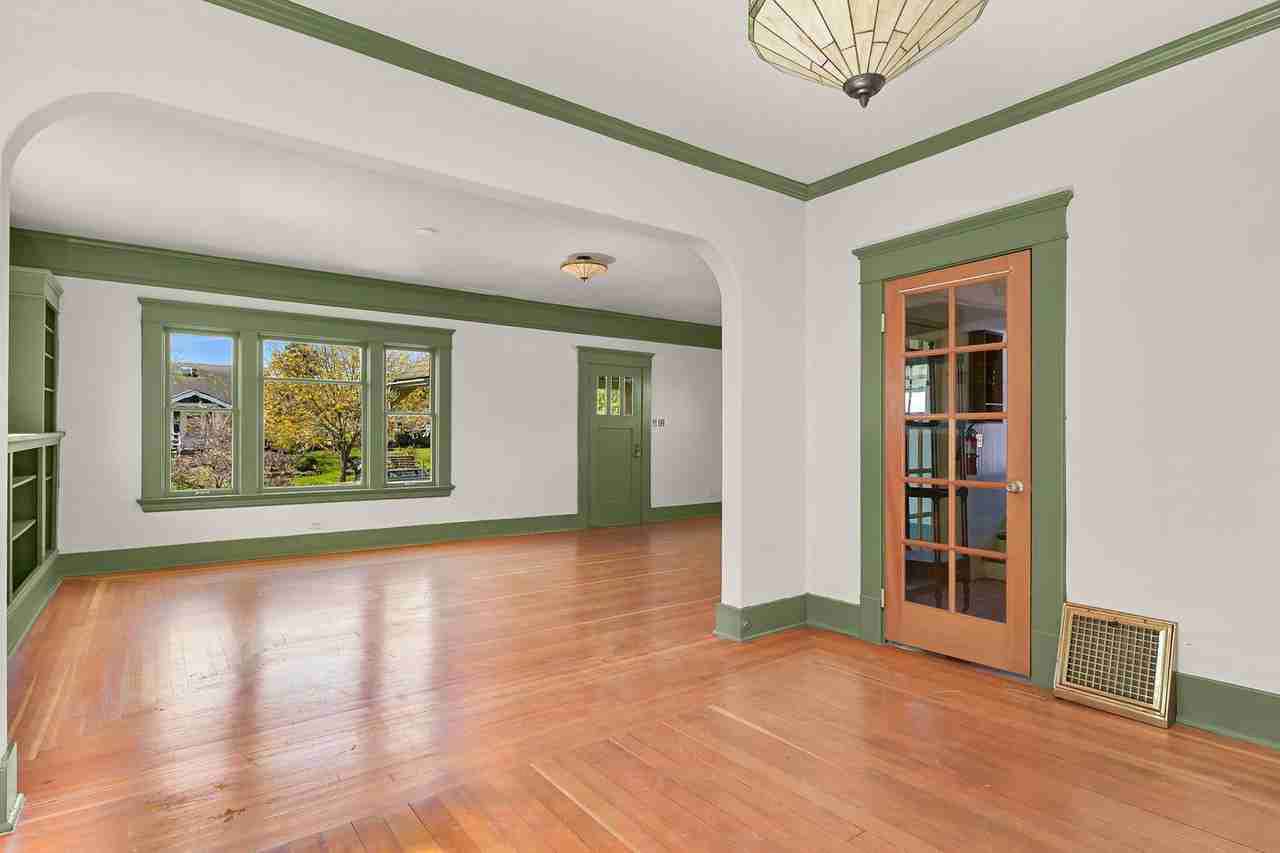 2712 Iron St - Photo 6 of 31