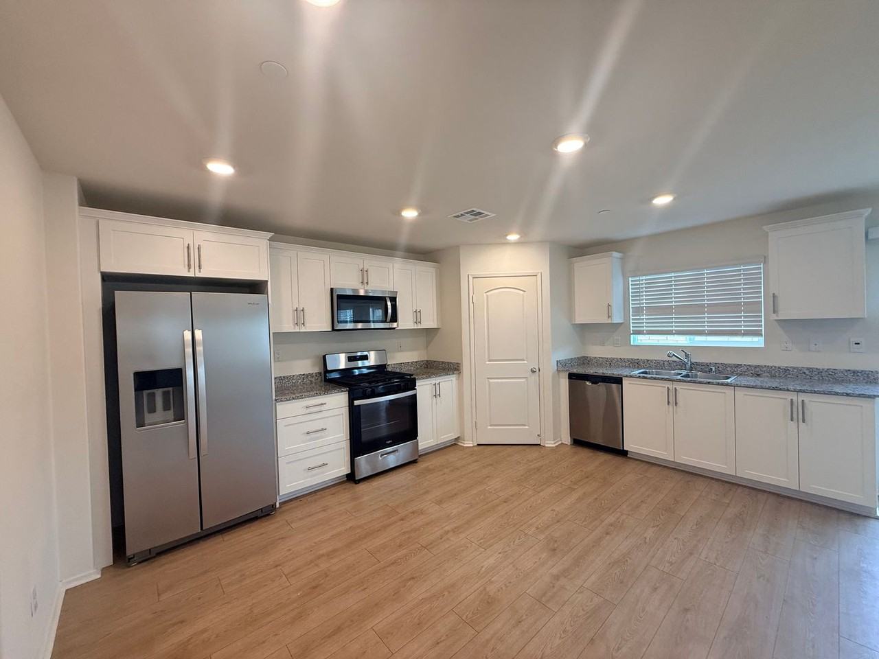 14063 Starlene St - Photo 6 of 24