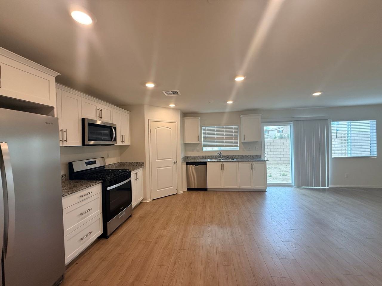 14063 Starlene St - Photo 7 of 24