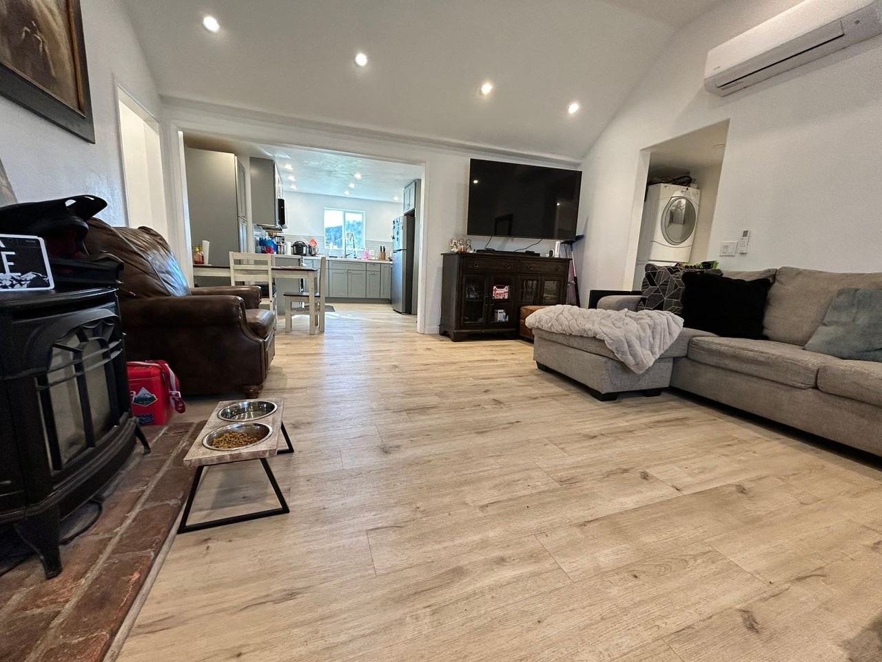 515 S Meridian Rd - Photo 4 of 21