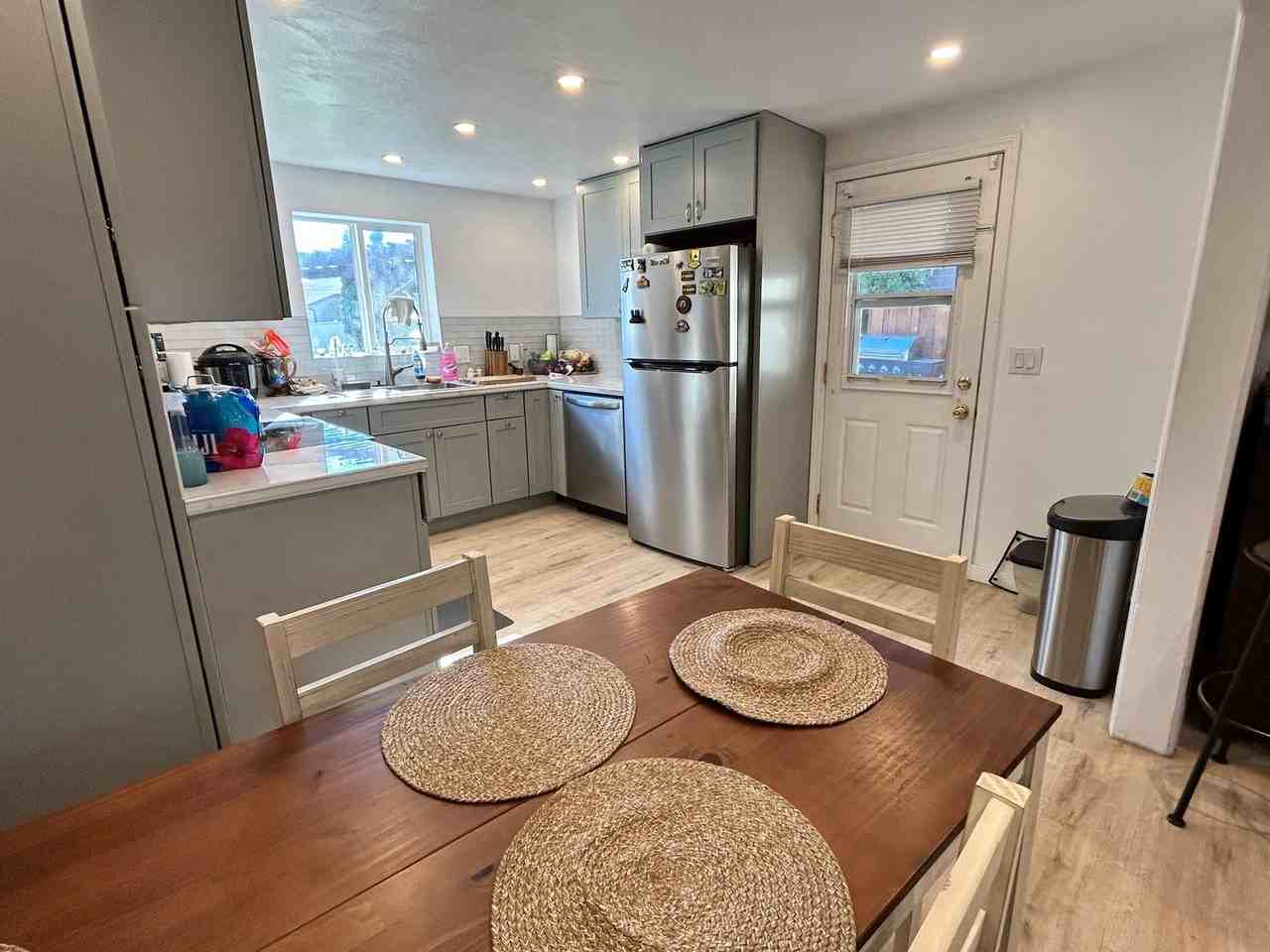 515 S Meridian Rd - Photo 7 of 21