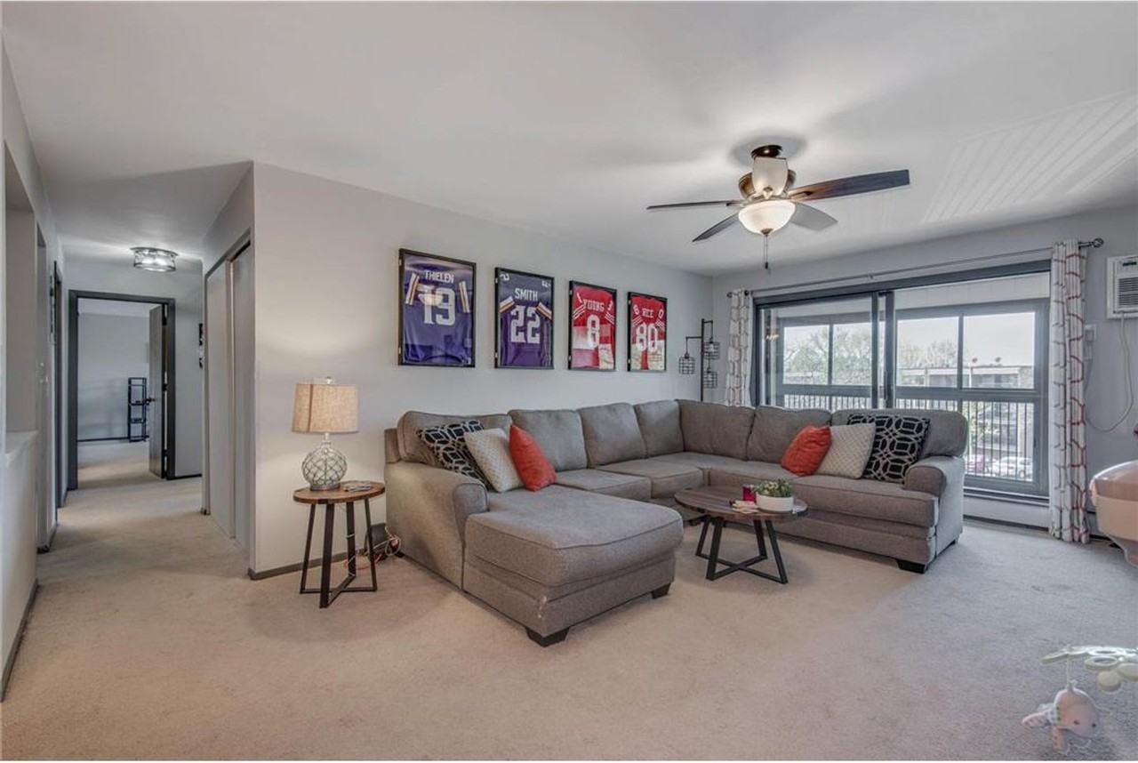 1887 Silver Bell Rd - Photo 3 of 16