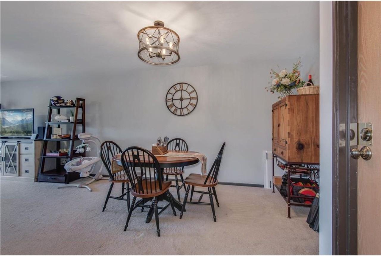 1887 Silver Bell Rd - Photo 6 of 16