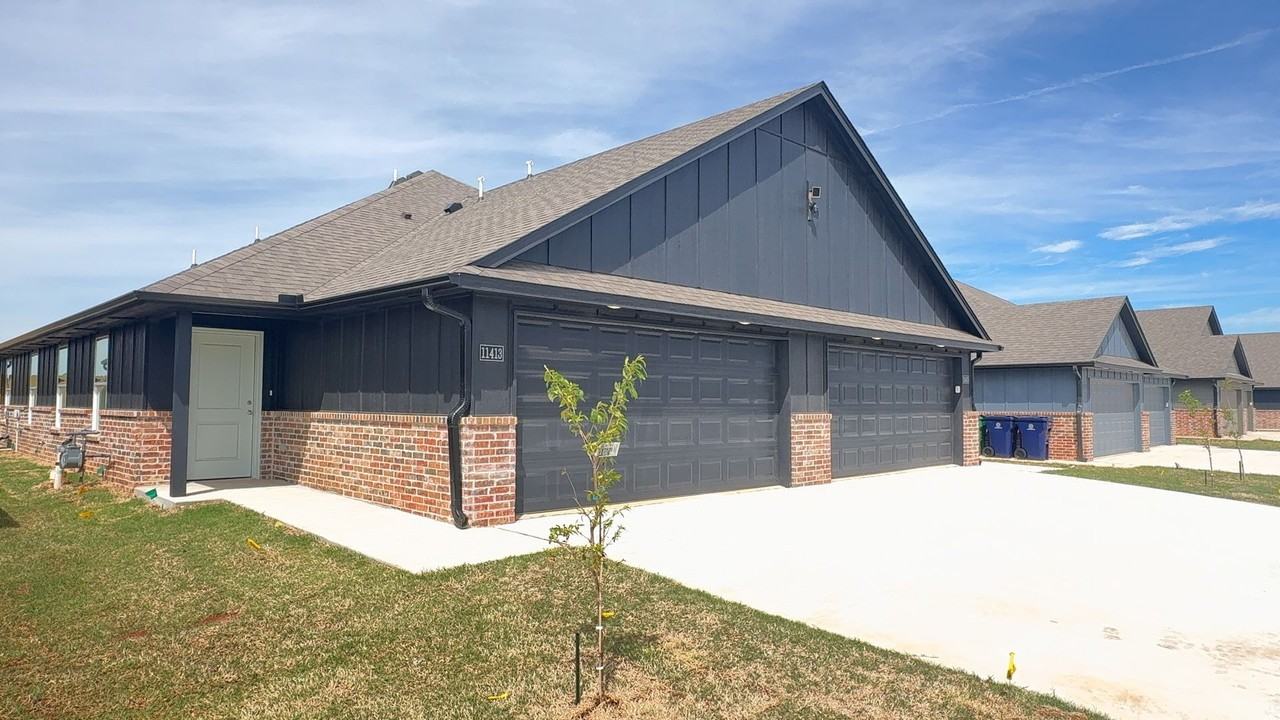 11413 N University Ave - Photo 5 of 24