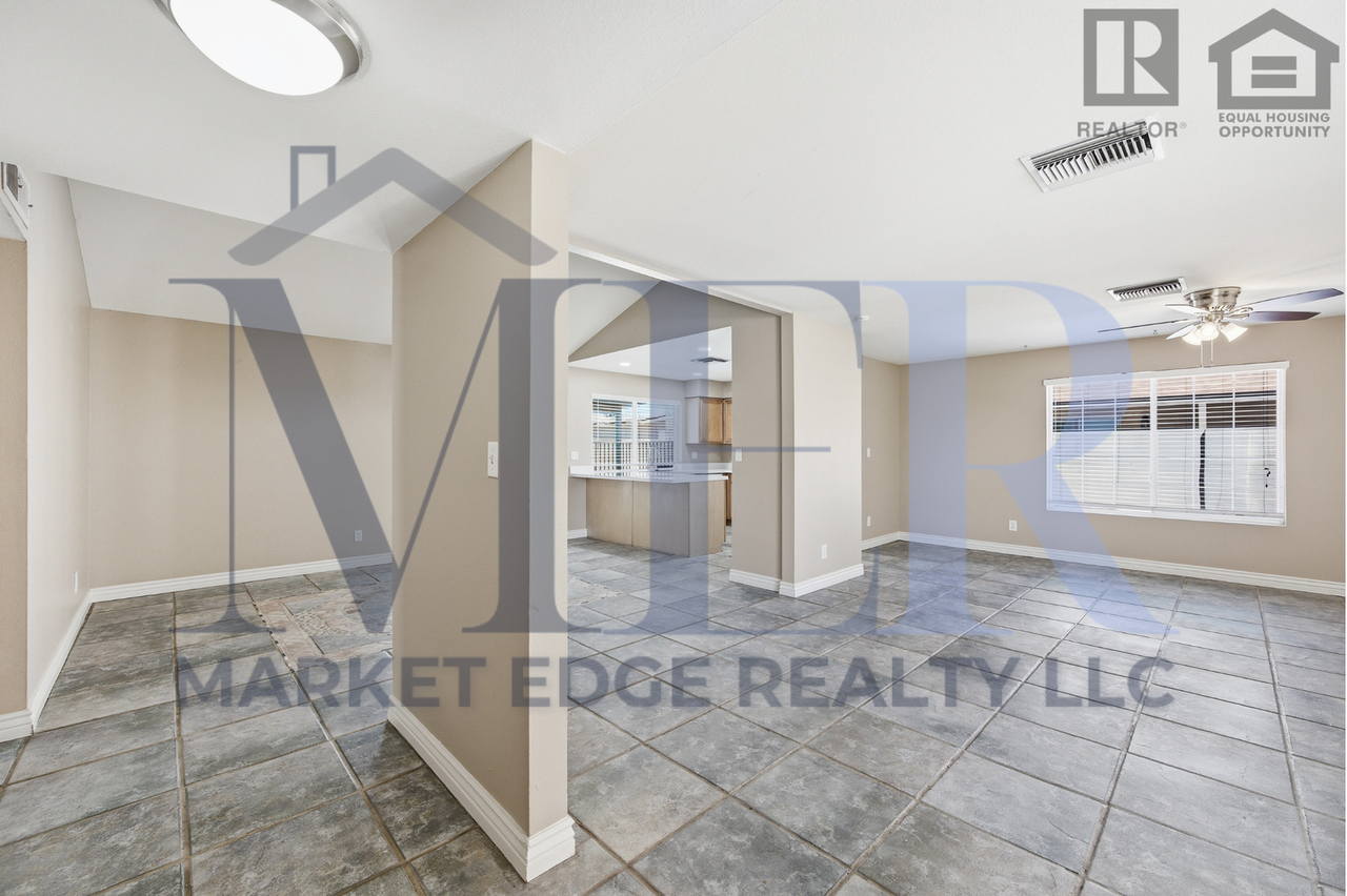 5648 W Mountain View Rd - Photo 4 of 35