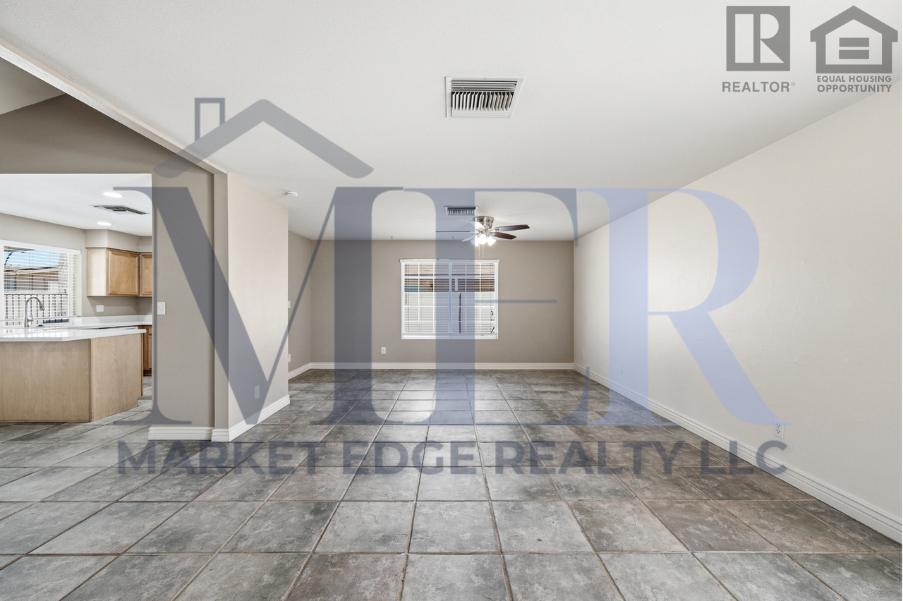 5648 W Mountain View Rd - Photo 5 of 35