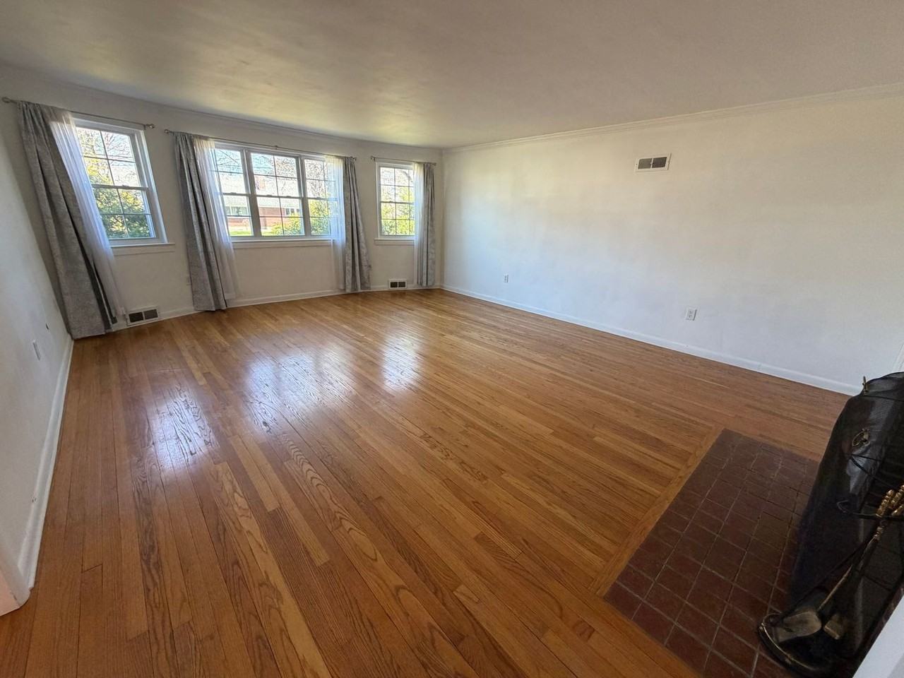 138 Sampson Pkwy - Photo 4 of 20