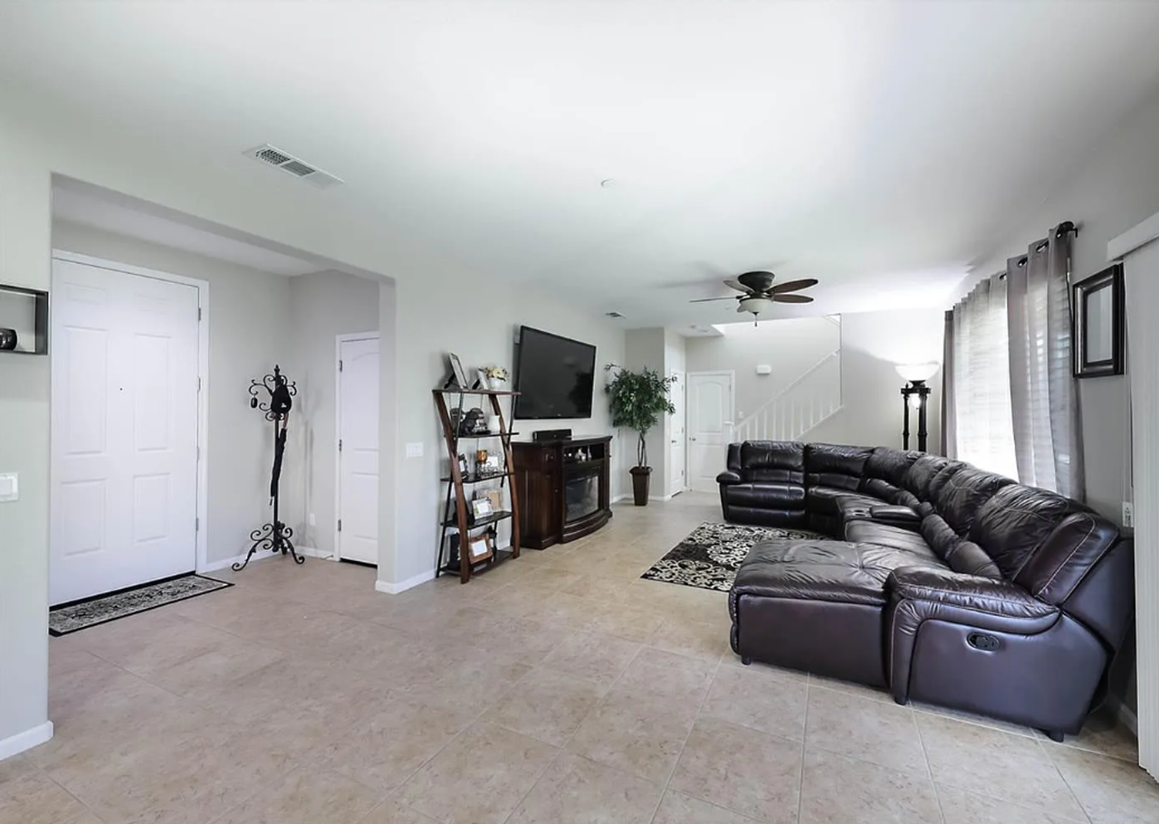 5421 Tejon Ridge Ct - Photo 2 of 21