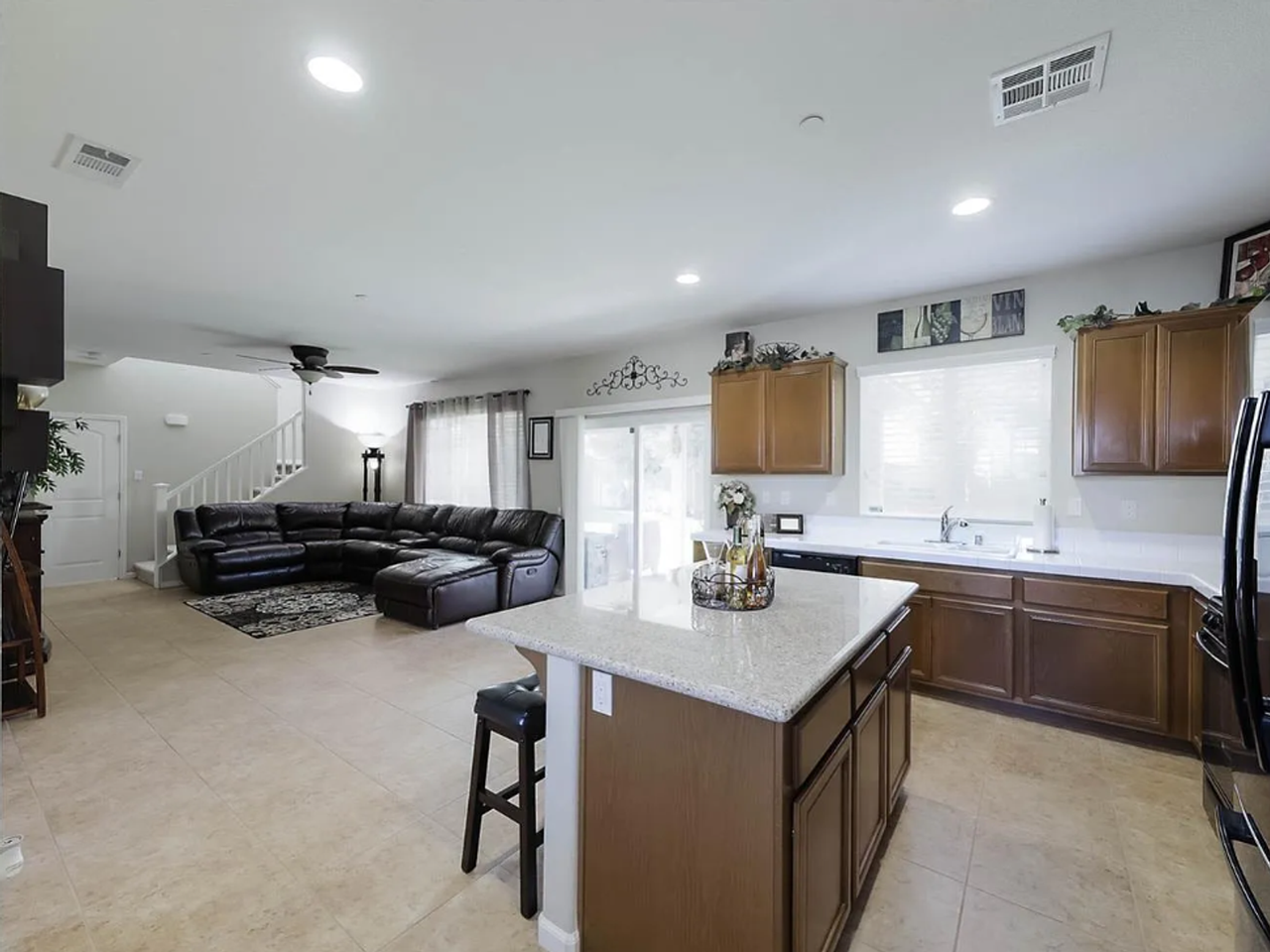 5421 Tejon Ridge Ct - Photo 5 of 21