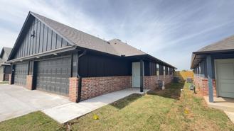 11415 N University Ave - Photo 1 of 1