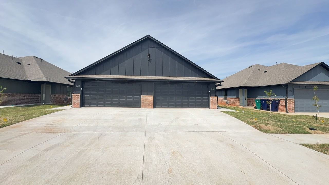 11415 N University Ave - Photo 2 of 23