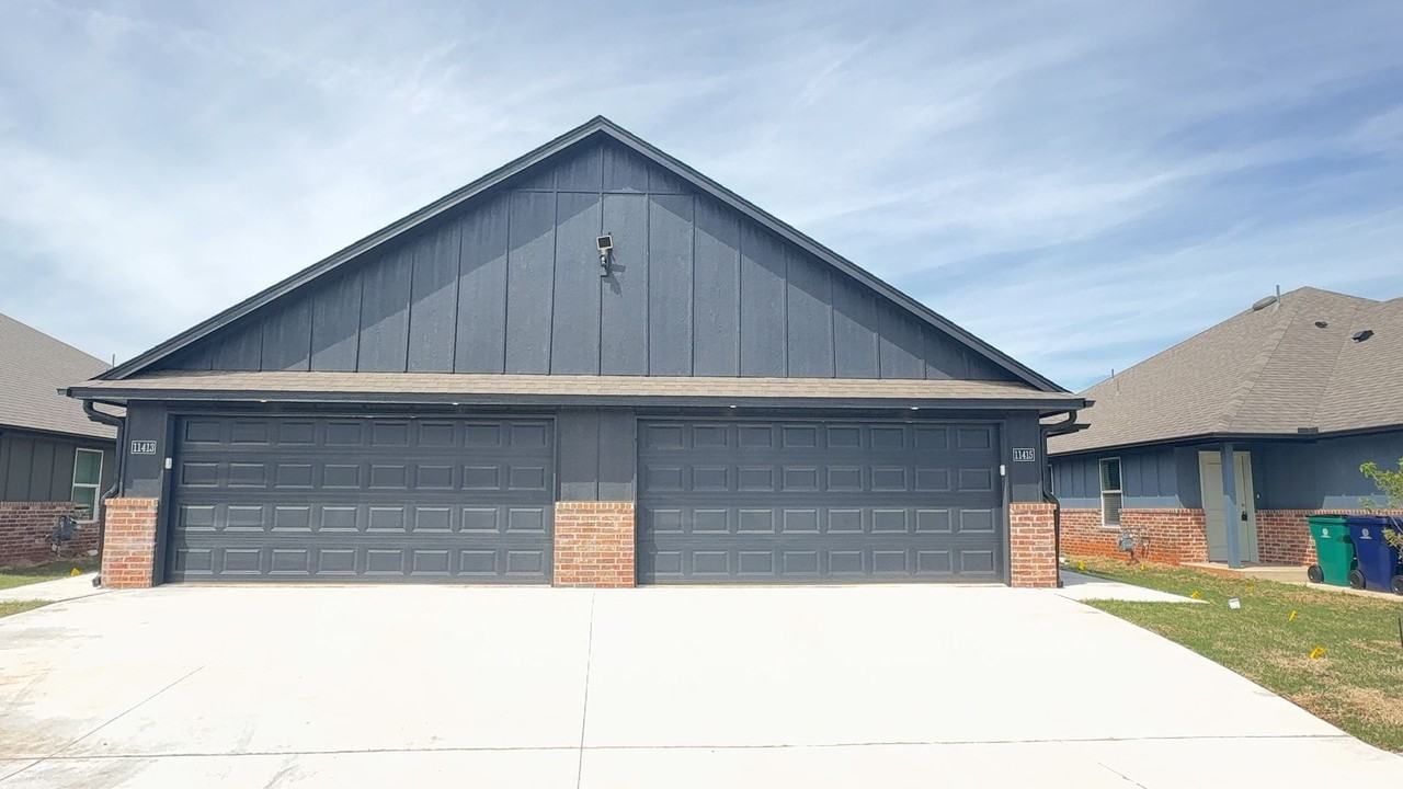 11415 N University Ave - Photo 3 of 23