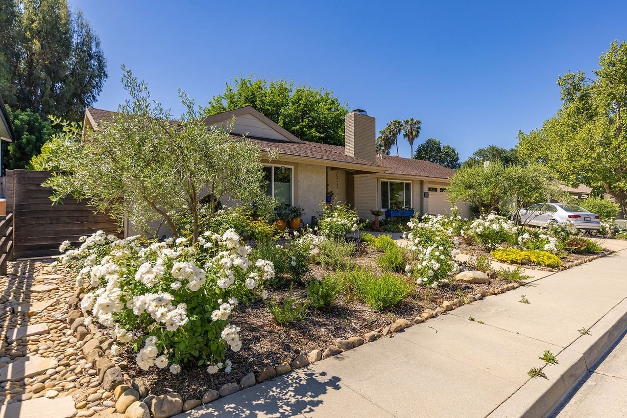 1113 Sunnyglenn Ave - Photo 2 of 22