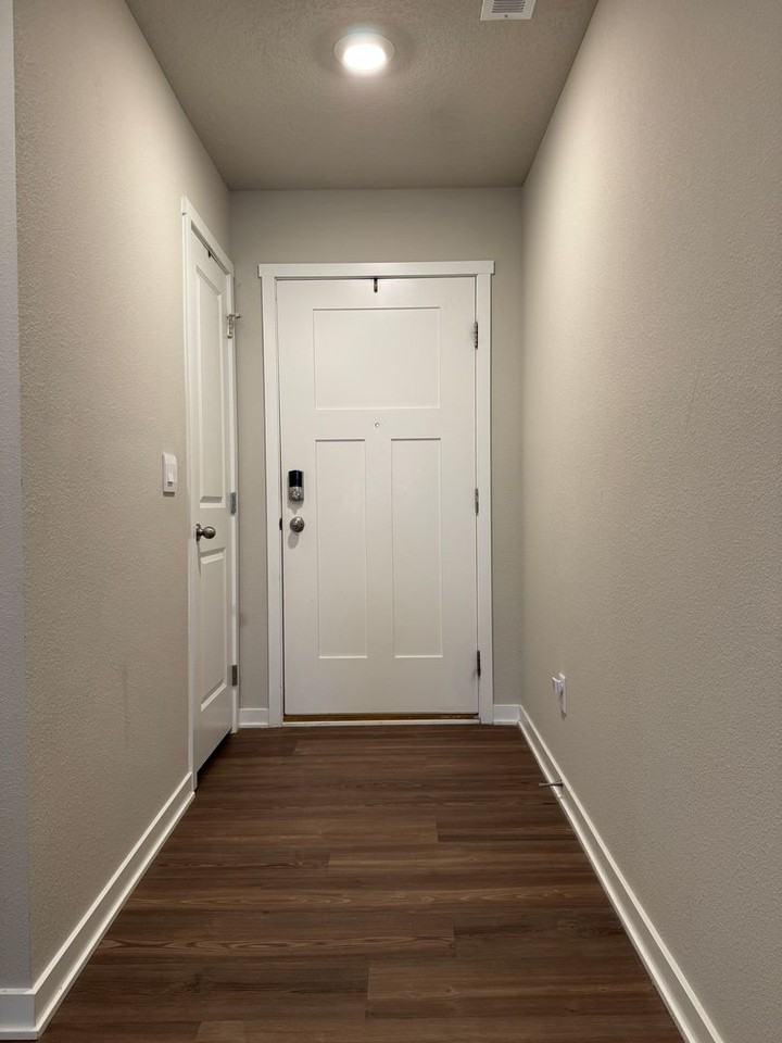 17704 Hampton Dr - Photo 5 of 30