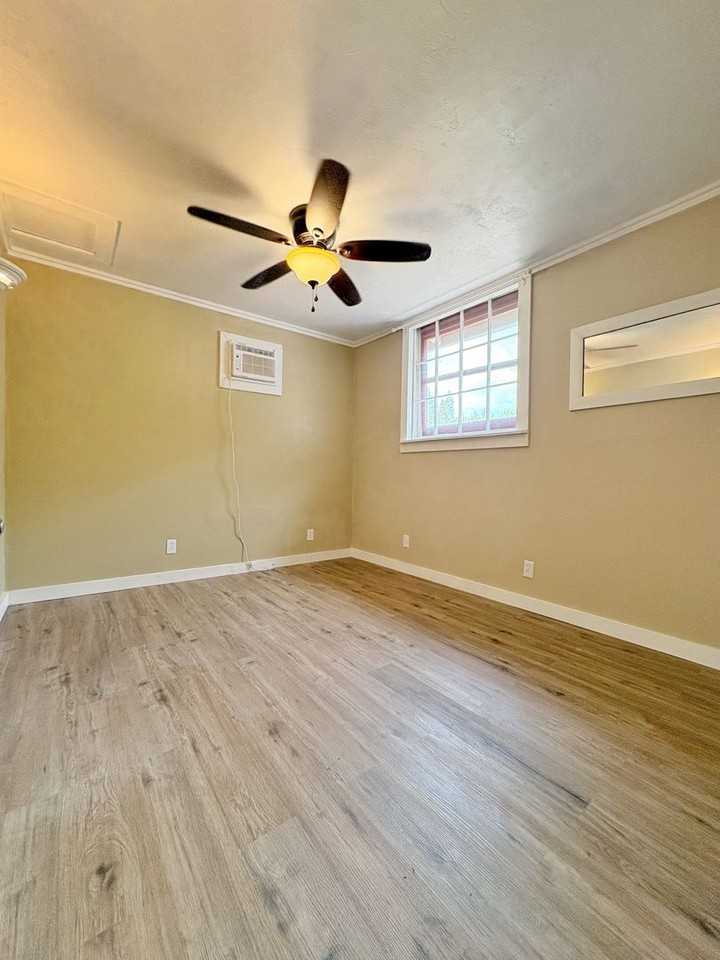 185 Candy Rd - Photo 2 of 8