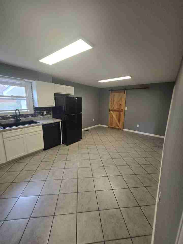 340 Unaka Dr - Photo 6 of 27