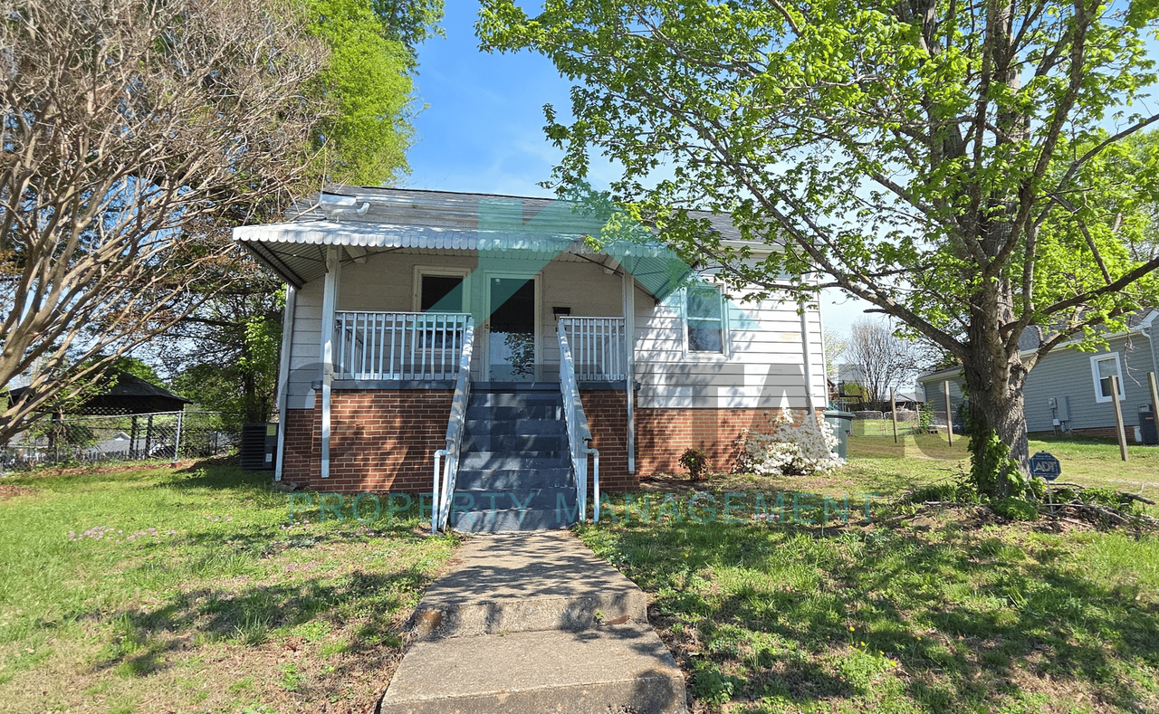 1410 Maple St