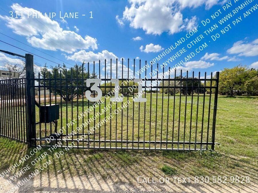 311 Phillip Ln #1 - Photo 2 of 6