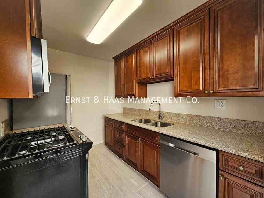 5235 E The Toledo #B - Photo 5 of 12