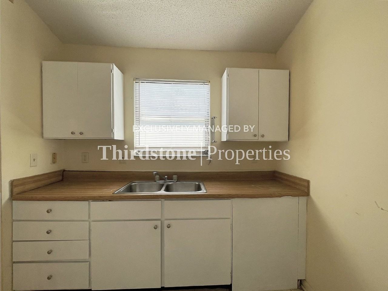 5128 Indian Lakes Ct #2 - Photo 3 of 17