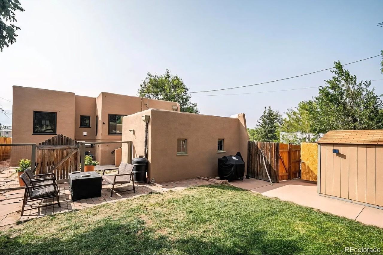 131 N Hancock Ave #131 - Photo 2 of 11