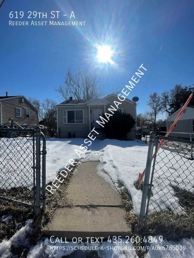 619 29th St #A - Photo 3 of 23