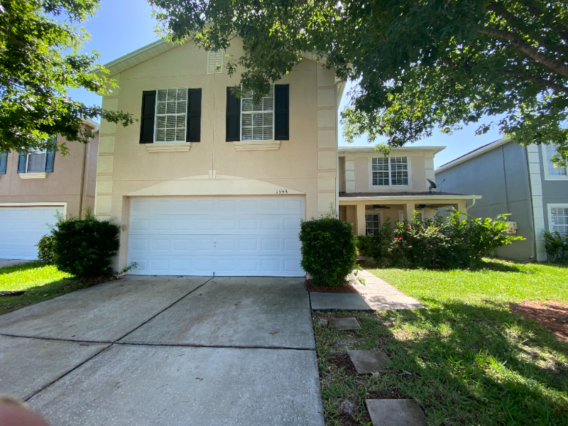 1353 Karok St - Photo 4 of 9