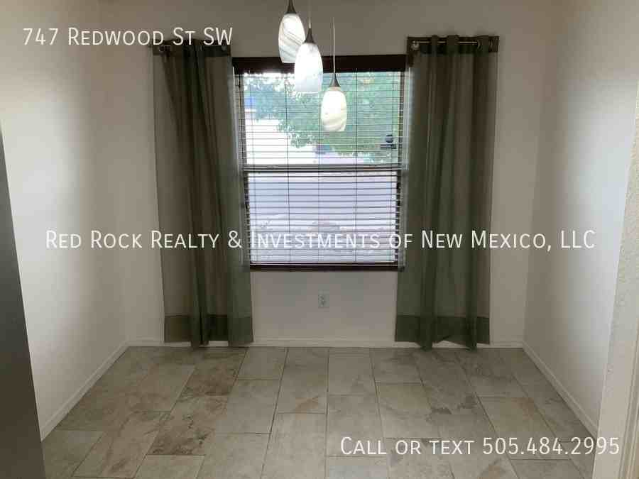 747 Redwood St Sw - Photo 7 of 24