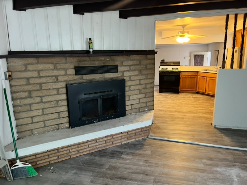 638 S Harless St - Photo 5 of 16