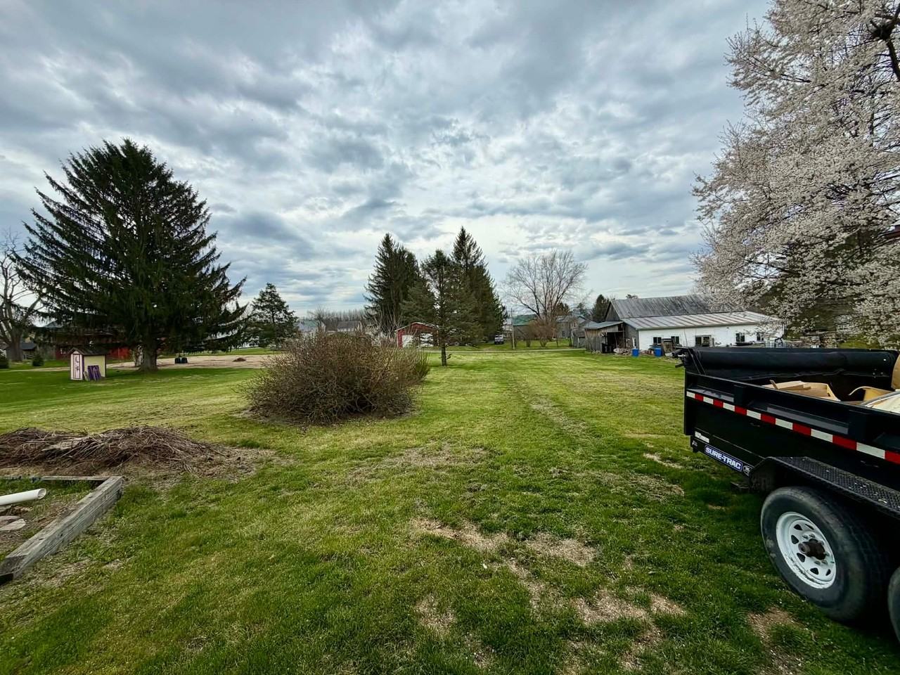 327 W Plum St - Photo 4 of 4