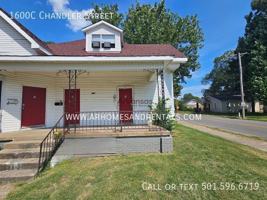 featured image of 1600C Chandler St