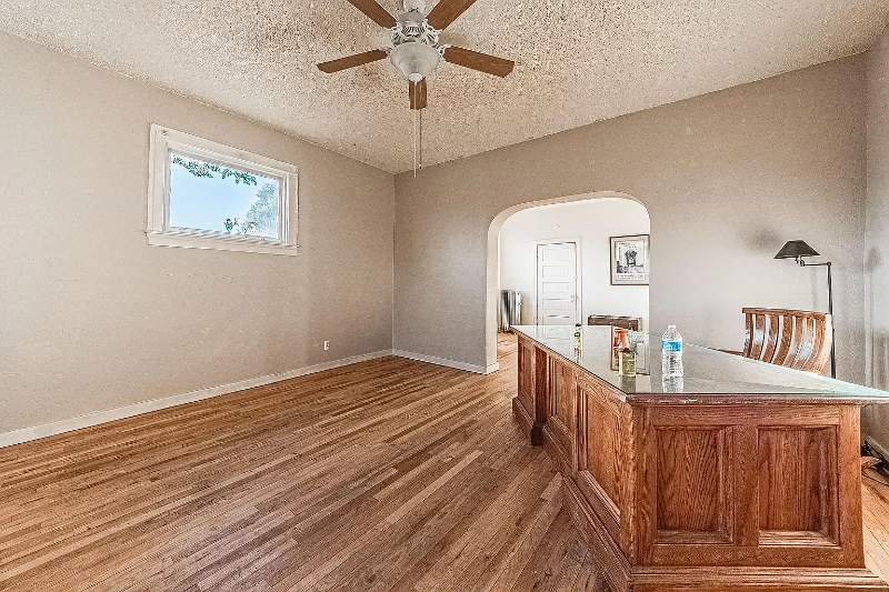 417 W 3rd St #1 - Photo 4 of 13