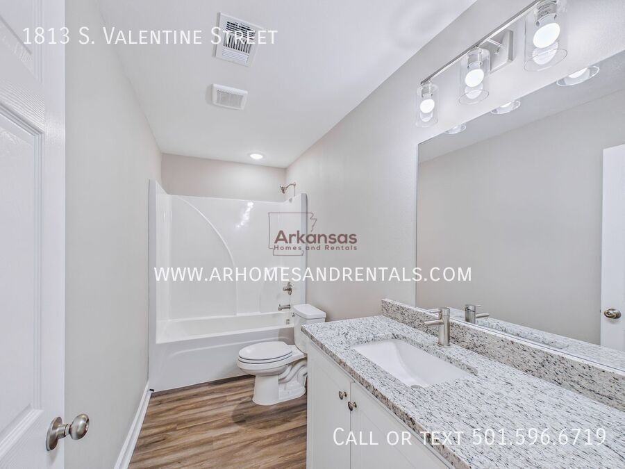 1813 S Valentine St - Photo 6 of 12