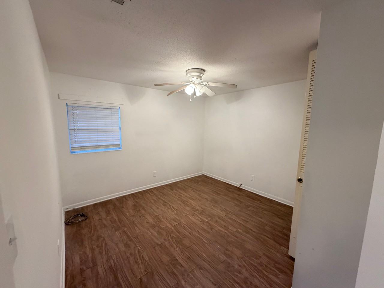 538 Royce St #2B - Photo 4 of 8