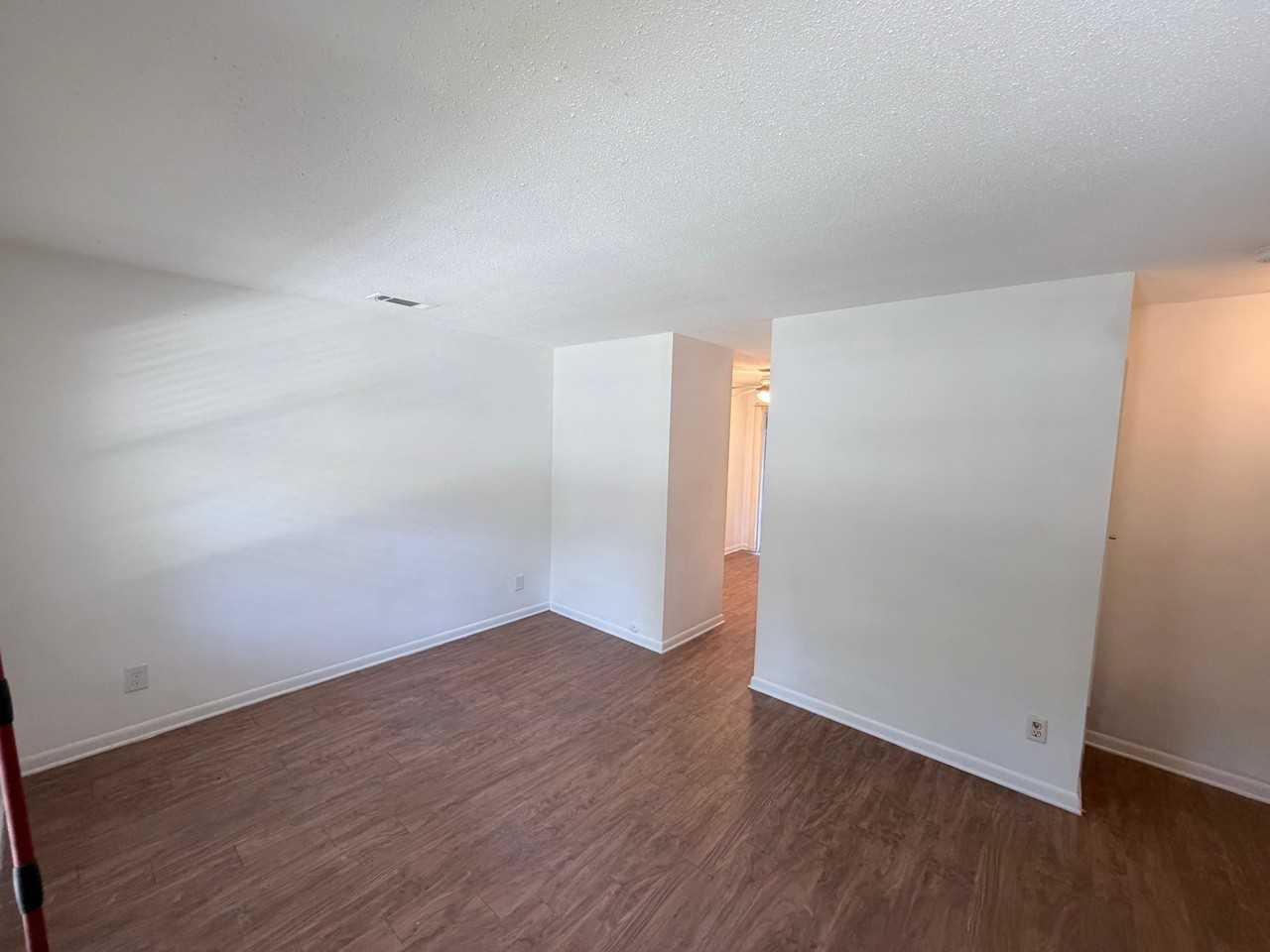 538 Royce St #6C - Photo 2 of 7