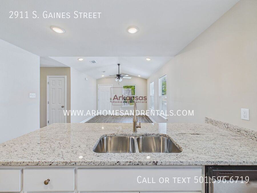 2911 S Gaines St - Photo 5 of 17