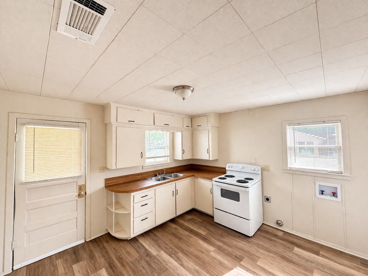 413 Bolliger Blvd - Photo 3 of 7