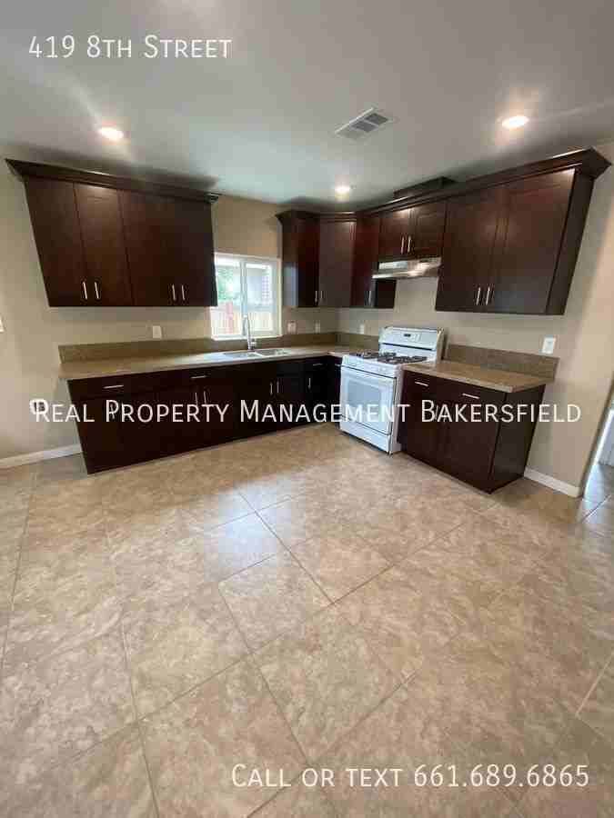 419 8th St - Photo 6 of 17