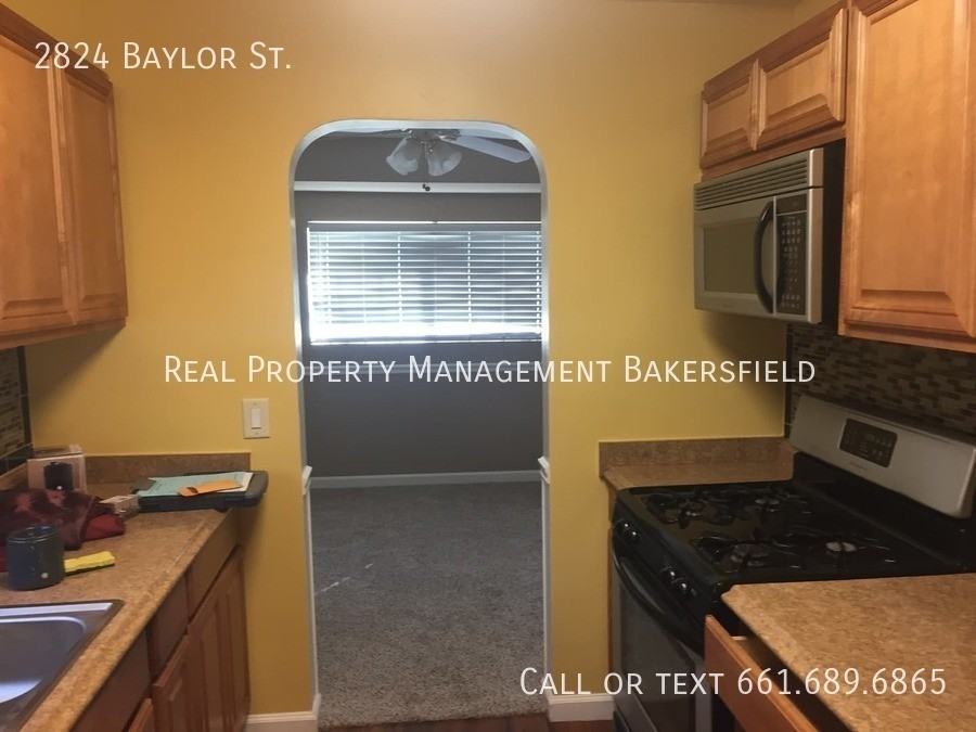 2824 Baylor St - Photo 2 of 15