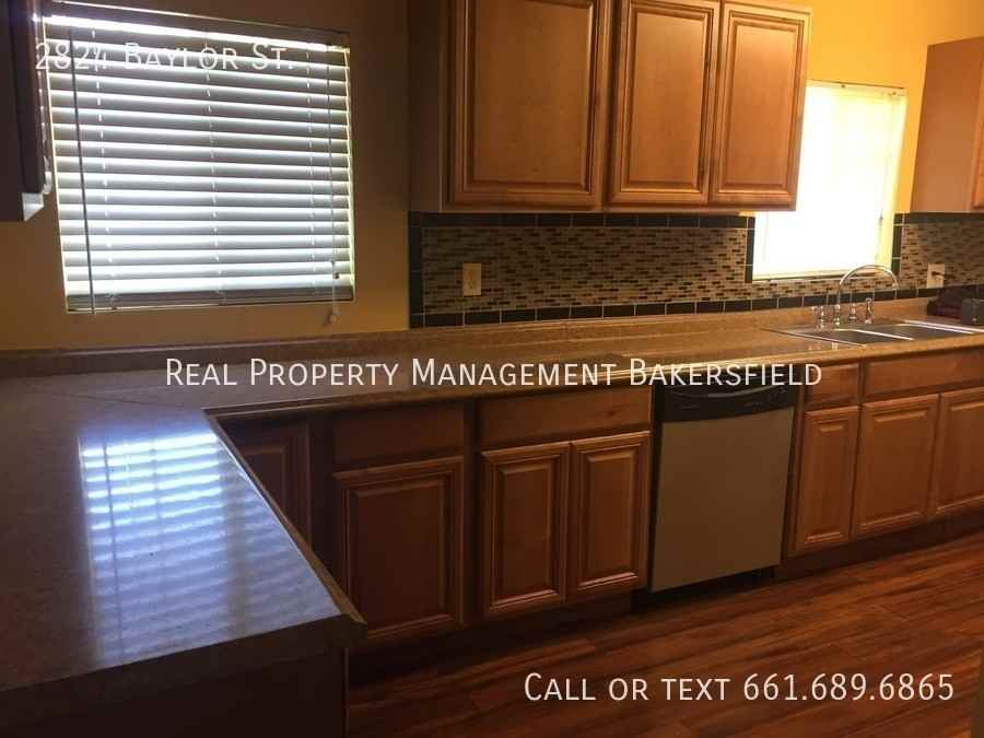 2824 Baylor St - Photo 7 of 15