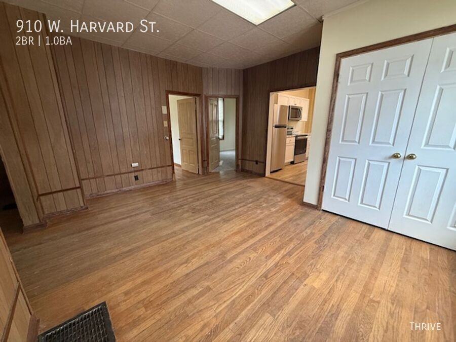 910 W Harvard St - Photo 4 of 10