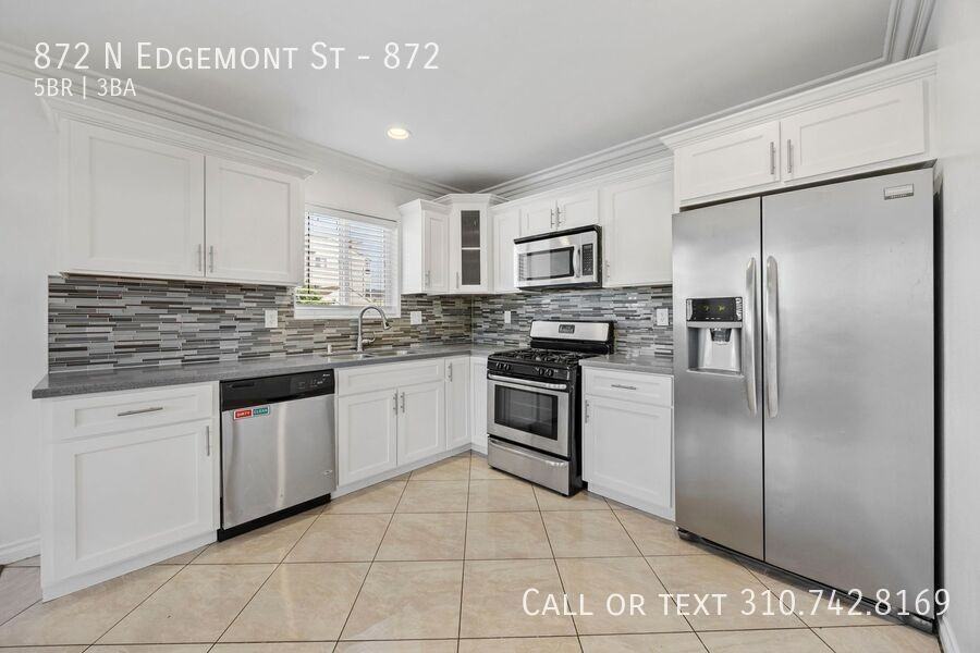 872 N Edgemont St #872 - Photo 3 of 25