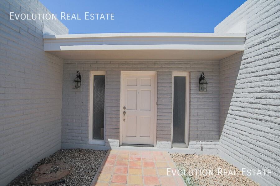 2110 2110 S. Shannon Dr. - Photo 3 of 30