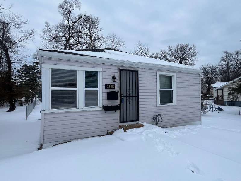 2505 Crescent Ave - Photo 2 of 19