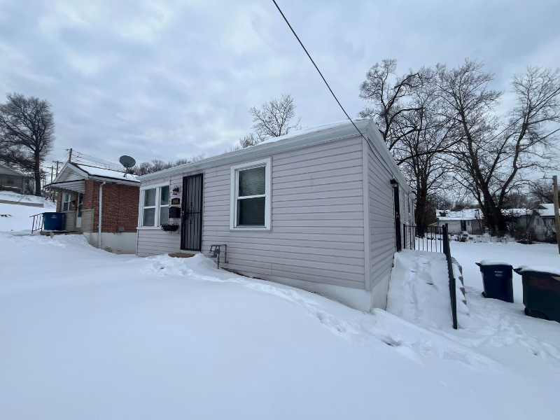 2505 Crescent Ave - Photo 3 of 19