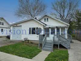 featured image of 813 N Baxter St